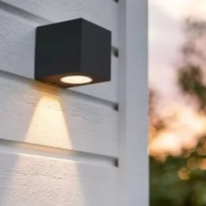 מנורת קיר דאון מוגנת מים